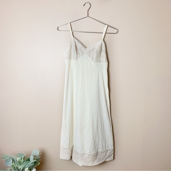 [Vanity Fair] Vintage Ivory Cream Lace Detail Maxi Length Slip Dress - Picture 1 of 10